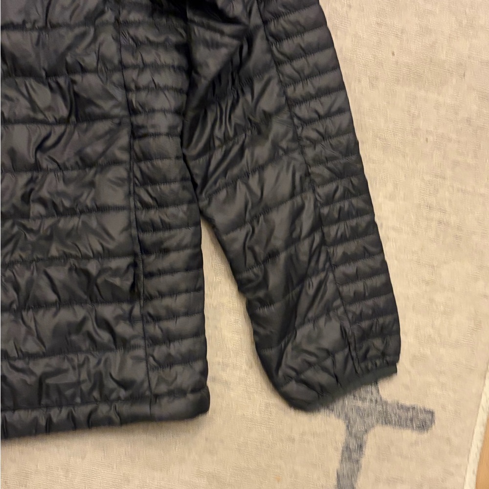 Cotopaxi Men's Capa Insulated Hooded Jacket in charcoal - Picture 7 of 10